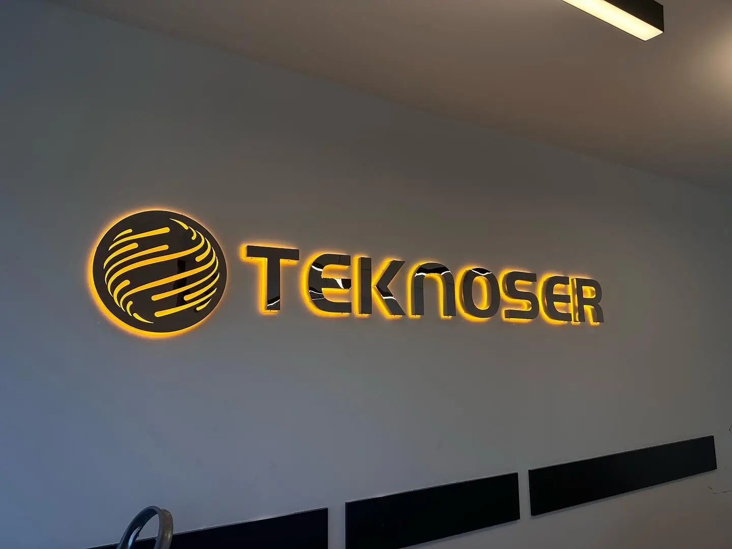 Banko Arkası Tabela